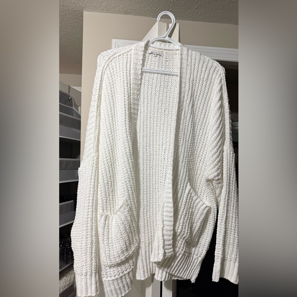 Miracle White Knit Cozy Cardigan M/L